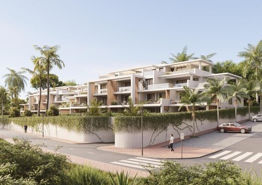 Luxury Apartment for sale in Estepona, 1 110 000 €, Photo 1