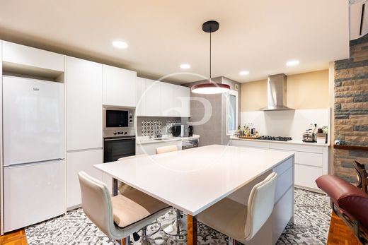 Luxury Apartment for sale in Barcelona, 750 000 €, Photo 6