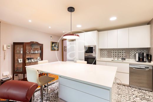 Luxury Apartment for sale in Barcelona, 750 000 €, Photo 7