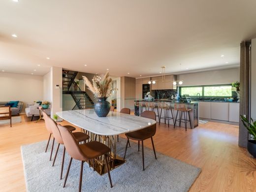 Luxury House for sale in Guimarães, 450 000 €, Photo 1