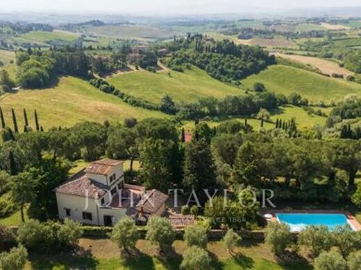 Luxury House for sale in Siena, 1 500 000 €, Photo 1
