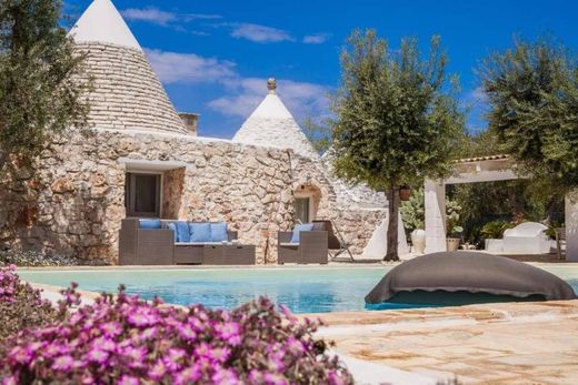 Luxury House for sale in Ostuni, 700 000 €, Photo 1