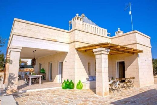 Luxury House for sale in Ostuni, 500 000 €, Photo 1