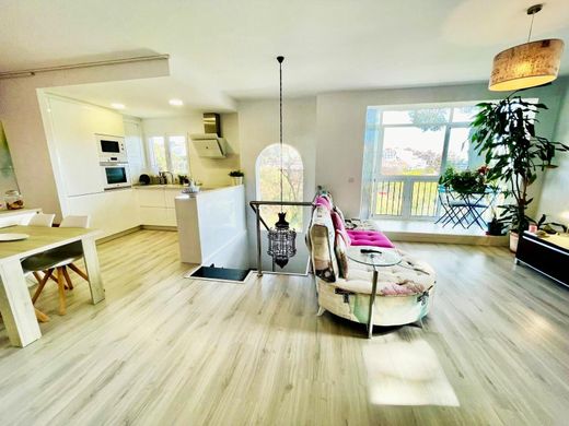 Luxury House for sale in Benalmádena, 418 000 €, Photo 1