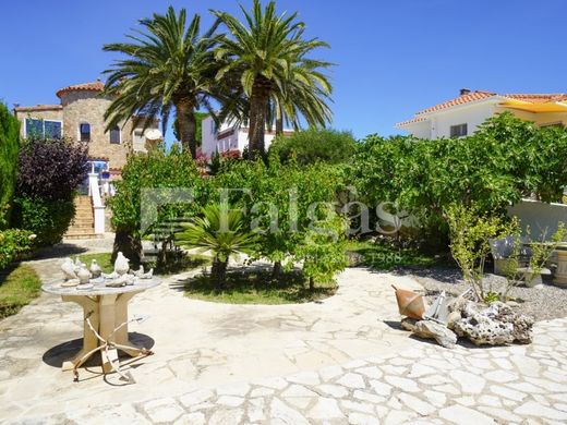 Luxury House for sale in Empuriabrava, 840 000 €, Photo 3