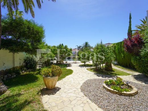 Luxury House for sale in Empuriabrava, 840 000 €, Photo 5