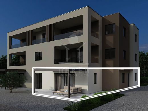 Appartement de luxe à vendre à Porec, 355 000 €, Photo 1