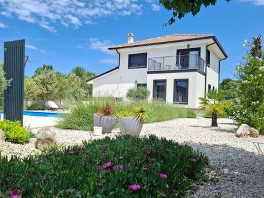 Maison de luxe à vendre à Pula, 550 000 €, Photo 1