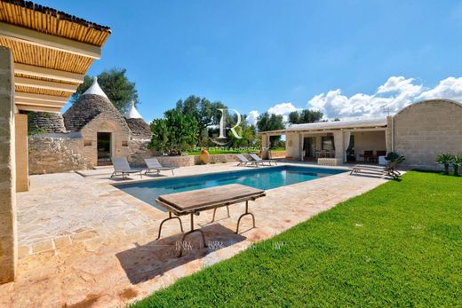 Luxury House for sale in Ostuni, 615 000 €, Photo 1