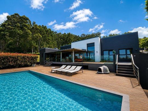 Luxury House for sale in A Coruña, 1 300 000 €, Photo 1