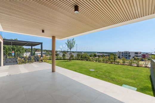 Luxury Apartment for sale in Novigrad, 699 000 €, Photo 2