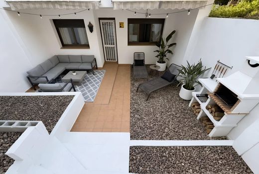 Maison de luxe à vendre à Castelldefels, 669 000 €, Photo 3
