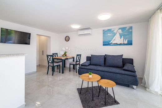 Luxury House for sale in Novigrad, 1 250 000 €, Photo 4
