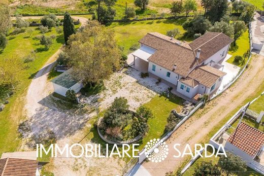 Maison de luxe à vendre à Olbia, 710 000 €, Photo 1