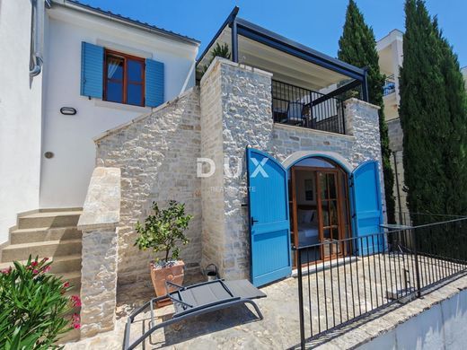 Maison de luxe à vendre à Buje, 559 000 €, Photo 1