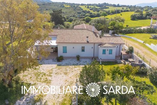Maison de luxe à vendre à Olbia, 710 000 €, Photo 2