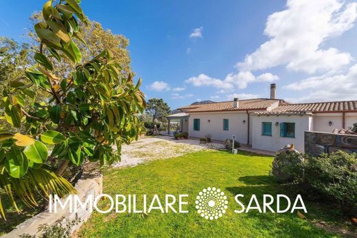 Maison de luxe à vendre à Olbia, 710 000 €, Photo 3