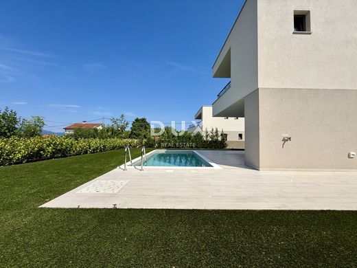Maison de luxe à vendre à Krk, 840 000 €, Photo 3