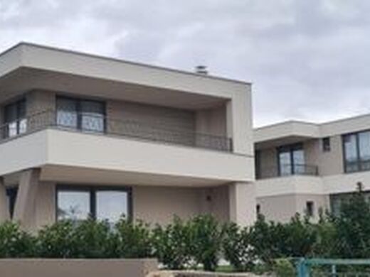 Maison de luxe à vendre à Brzac, 840 000 €, Photo 1