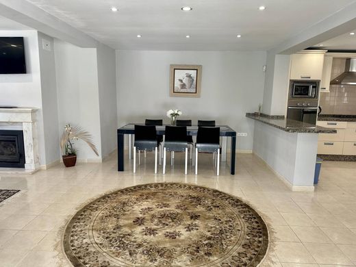 Maison de luxe à vendre à Marbella, 889 000 €, Photo 6