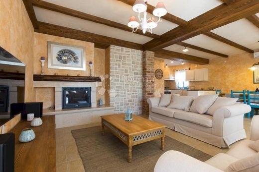Maison de luxe à vendre à Krk, 645 000 €, Photo 7
