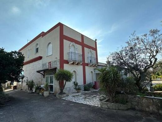 Luxury House for sale in Carovigno, 585 000 €, Photo 1