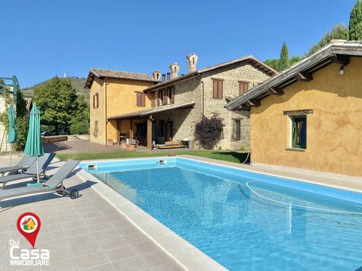 Luxury House for sale in San Severino Marche, 1 500 000 €, Photo 1