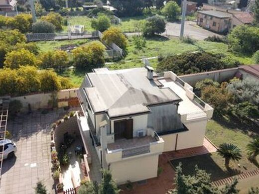 Maison de luxe à vendre à Quartu Sant Elena, 684 000 €, Photo 2