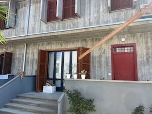 Luxury House for sale in Alba Adriatica, 650 000 €, Photo 3