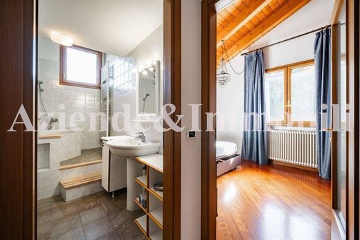 Luxury House for sale in Ballabio, 1 100 000 €, Photo 6
