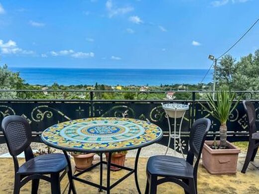 Luxury House for sale in Caronia, 750 000 €, Photo 1