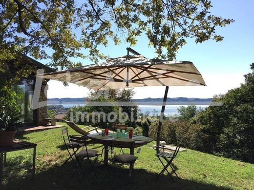 Luxury House for sale in Gavirate, 1 800 000 €, Photo 1