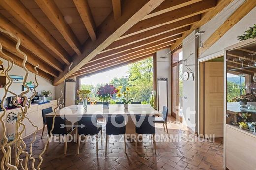 Luxury House for sale in Gavirate, 799 000 €, Photo 1