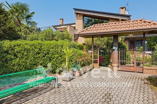 Luxury House for sale in Gavirate, 799 000 €, Photo 4