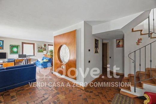 Luxury House for sale in Gavirate, 799 000 €, Photo 5