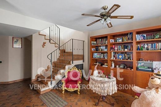 Luxury House for sale in Gavirate, 799 000 €, Photo 6