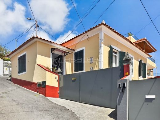Maison de luxe à vendre à Funchal, 450 000 €, Photo 1