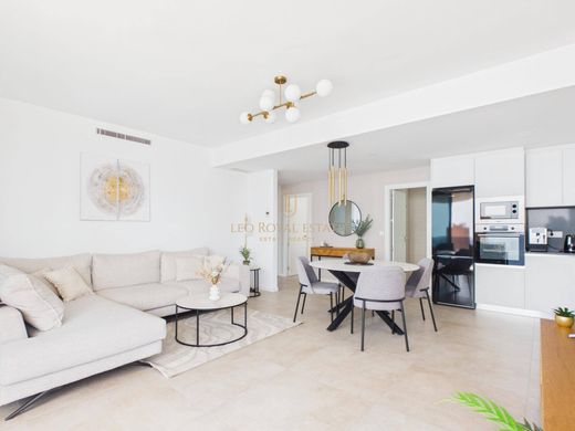 Luxury Apartment for sale in Benidorm, 629 000 €, Photo 3