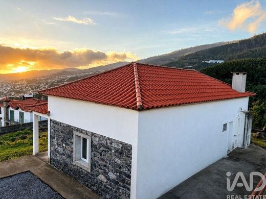 Maison de luxe à vendre à Funchal, 445 000 €, Photo 1