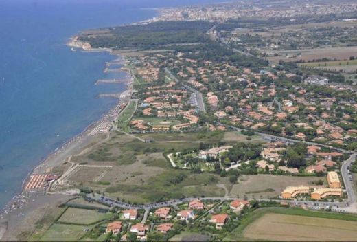Luxury House for sale in Ladispoli, 480 000 €, Photo 1