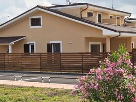 Luxury House for sale in Ladispoli, 480 000 €, Photo 2