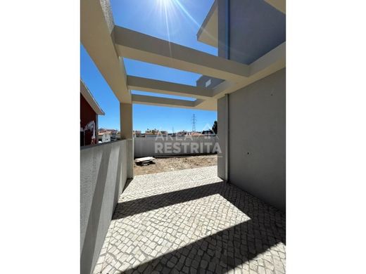 Luxury House for sale in Seixal, 475 000 €, Photo 5