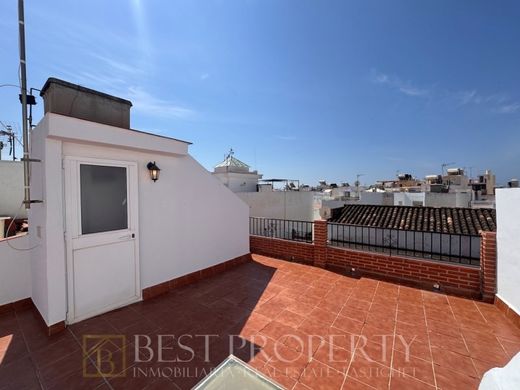 Luxury House for sale in Nerja, 465 000 €, Photo 1