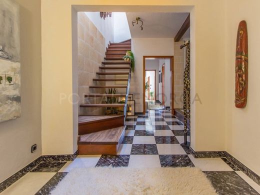 Luxury House for sale in Maó, 700 000 €, Photo 2