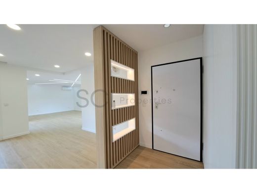 Luxury House for sale in Seixal, 560 000 €, Photo 3