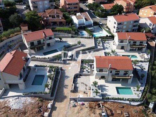 Maison de luxe à vendre à Krk, 1 450 000 €, Photo 3