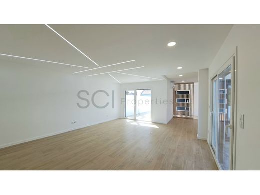 Luxury House for sale in Seixal, 560 000 €, Photo 4