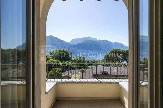 Luxury Apartment for sale in Menaggio, 920 000 €, Photo 1