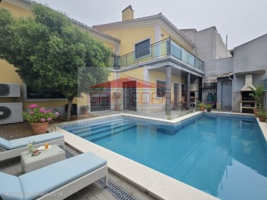 Maison de luxe à vendre à Peniche, 450 000 €, Photo 1