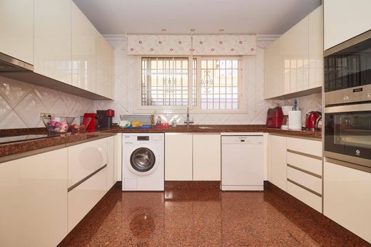 Luxury House for sale in Fuengirola, 895 000 €, Photo 3